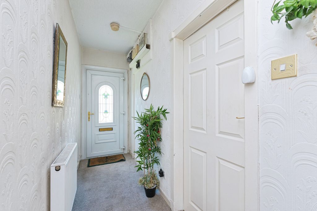 Property photo 3 of 15 Hall