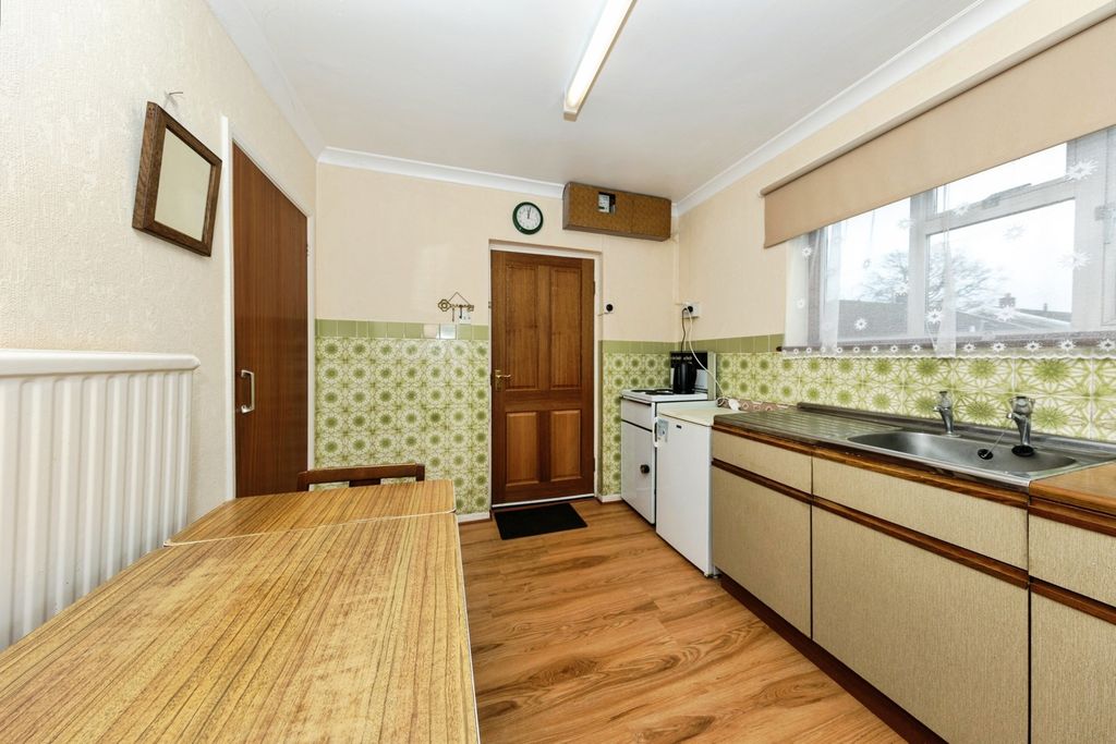 Property photo 3 of 13 Pbox-Img.Jpg