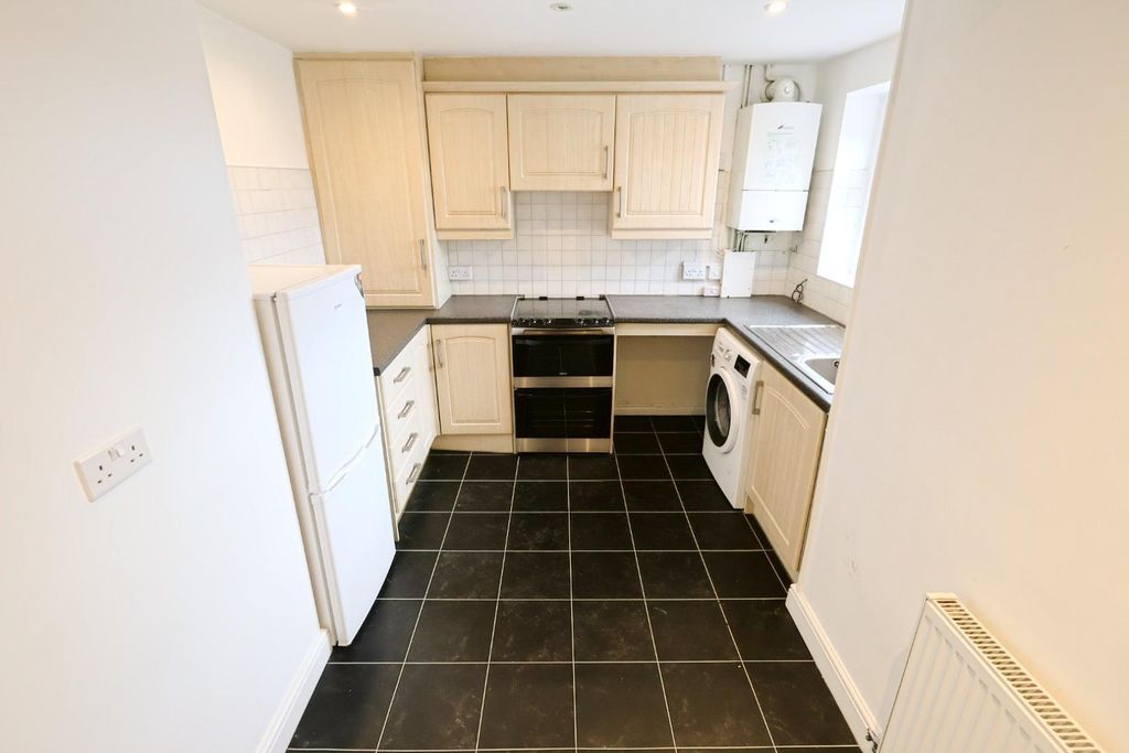 Property photo 3 of 8 Kitchen/Dining Room