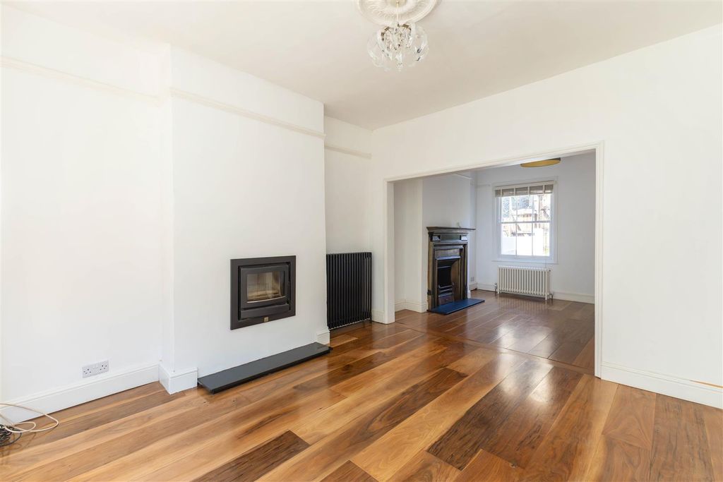 Property photo 2 of 20 Living/Dining Room