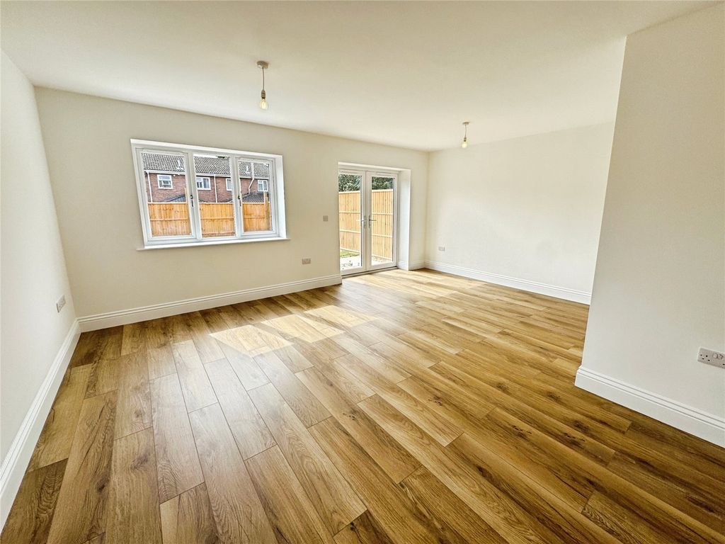 Property photo 3 of 12 Picture No. 28