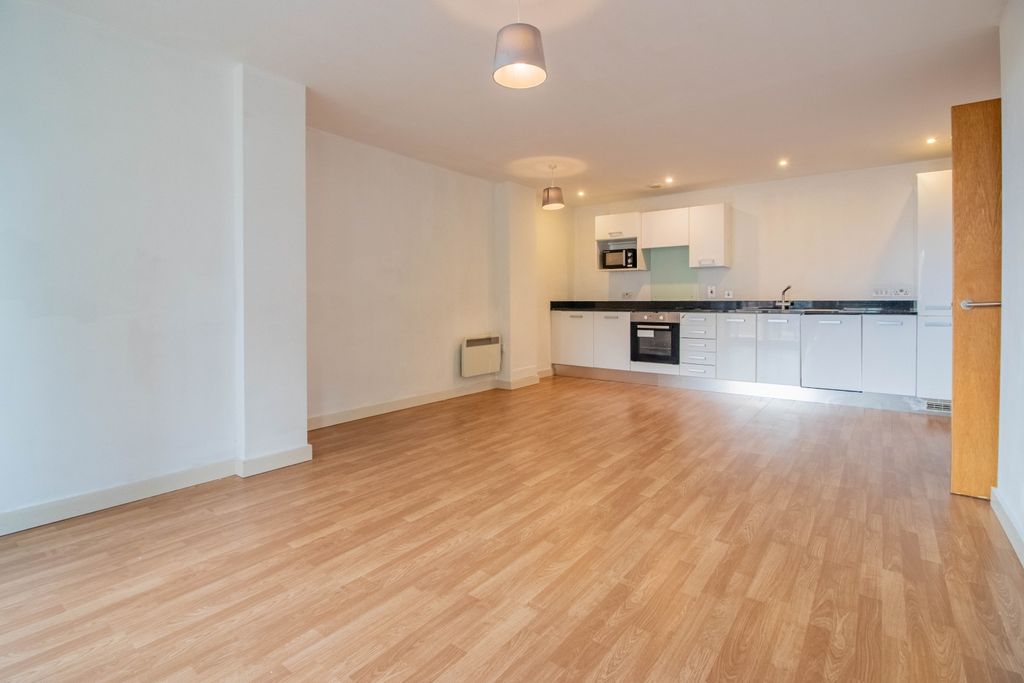 Property photo 3 of 22 E-9