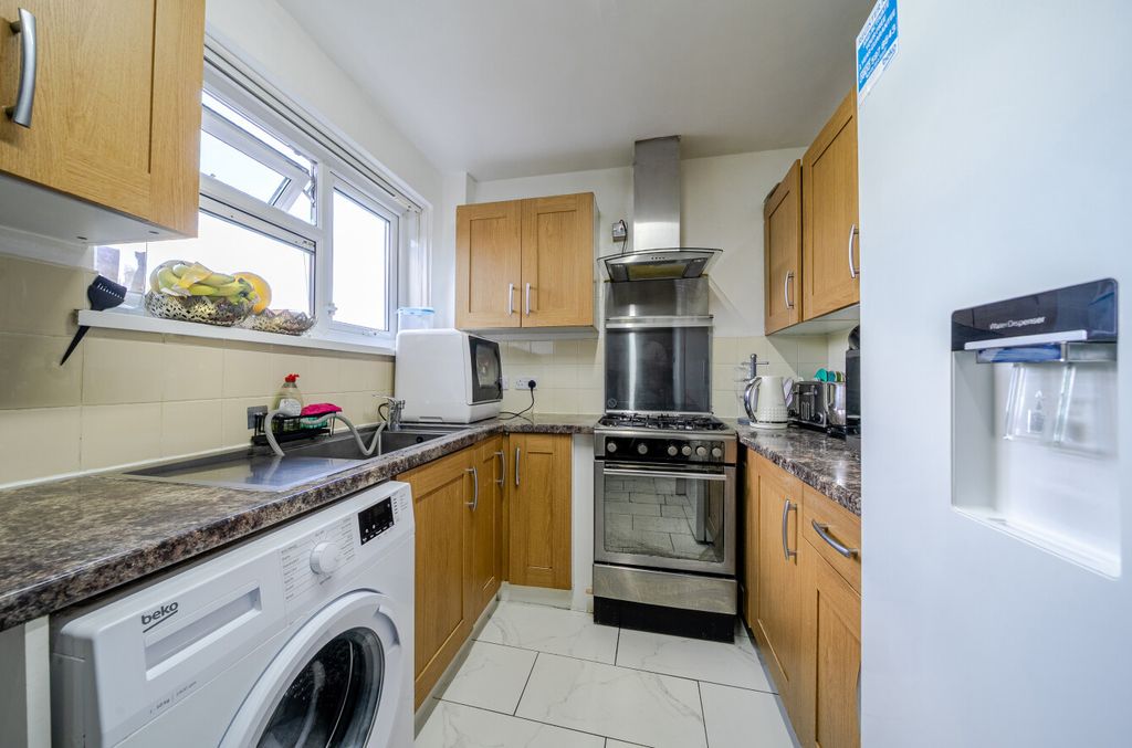 Property photo 3 of 16 1448882-5-69E77d3...