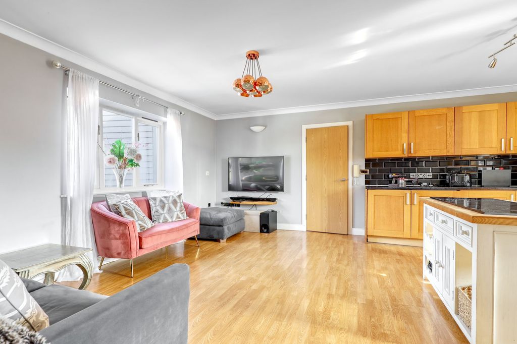 Property photo 2 of 11