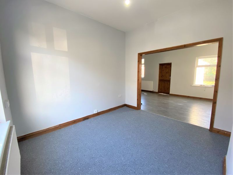 Property photo 3 of 16 Photo 9