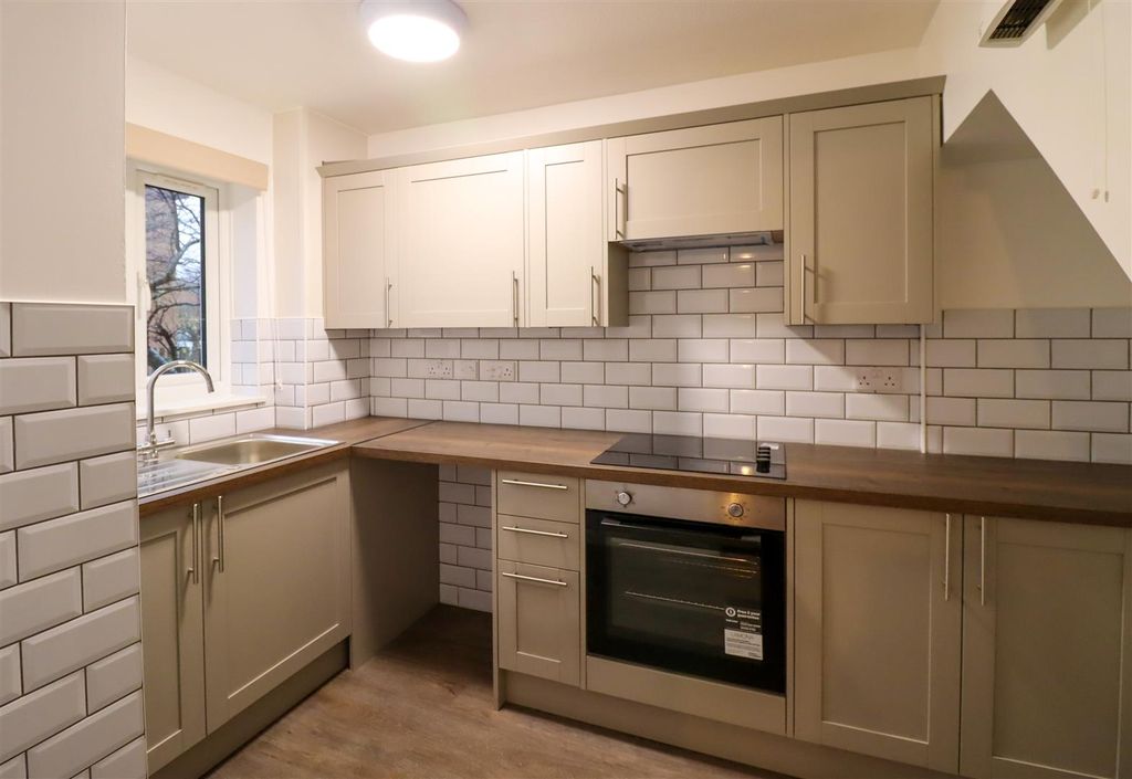 Property photo 2 of 8 Img_5478.Jpg