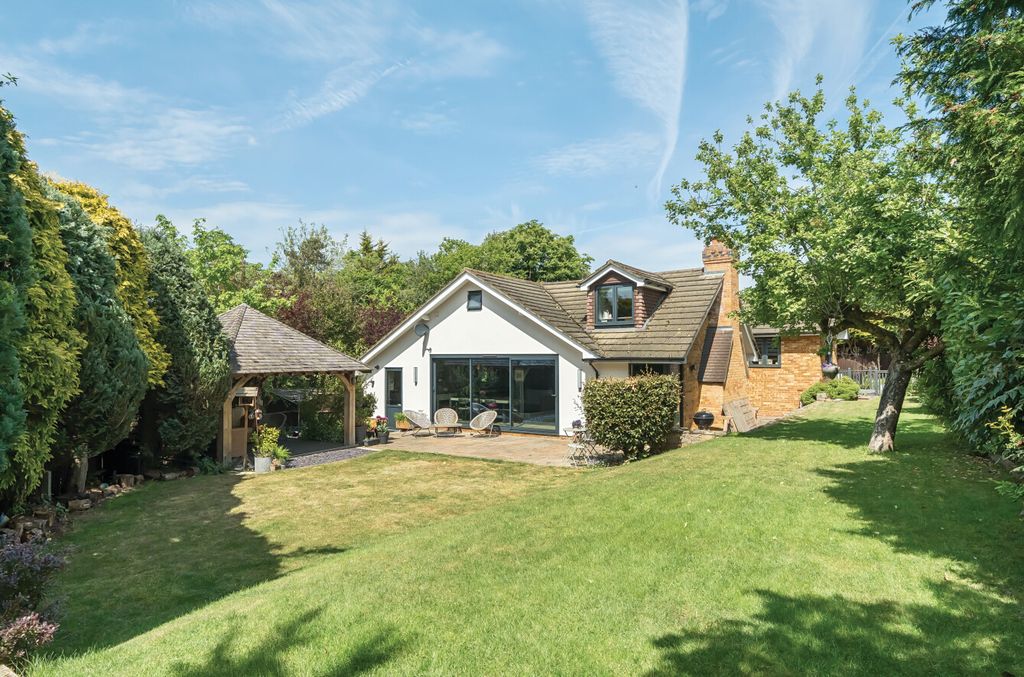 Property photo 1 of 17 4-681Bbfa89B81E-1...