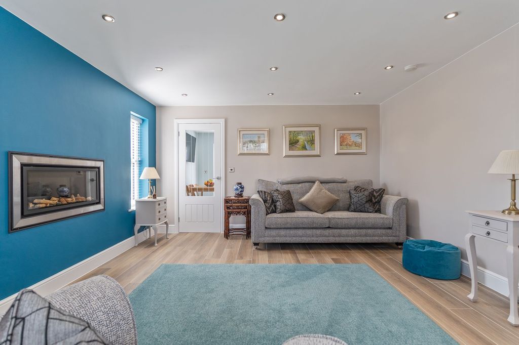 Property photo 3 of 35