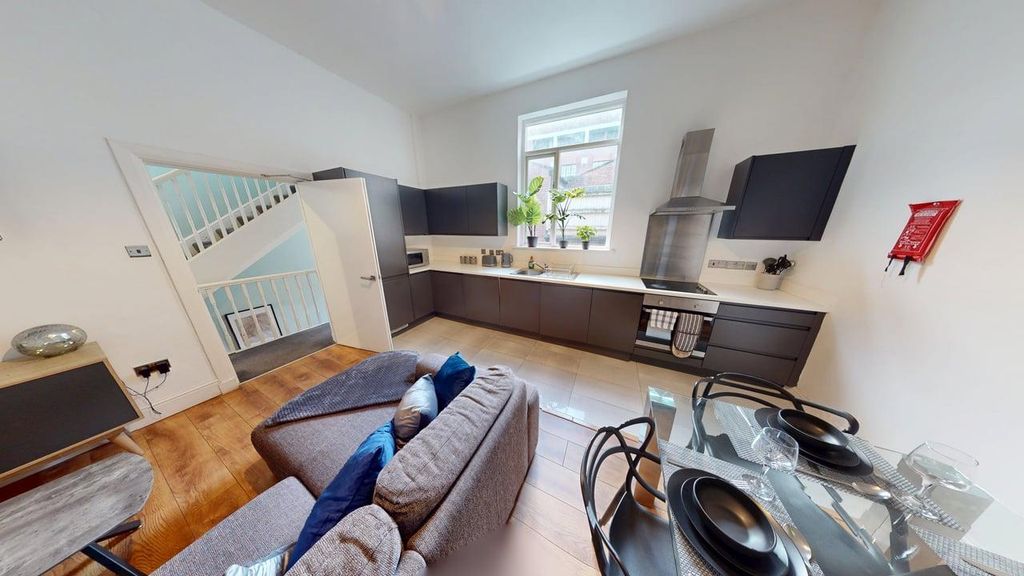 Property photo 2 of 21