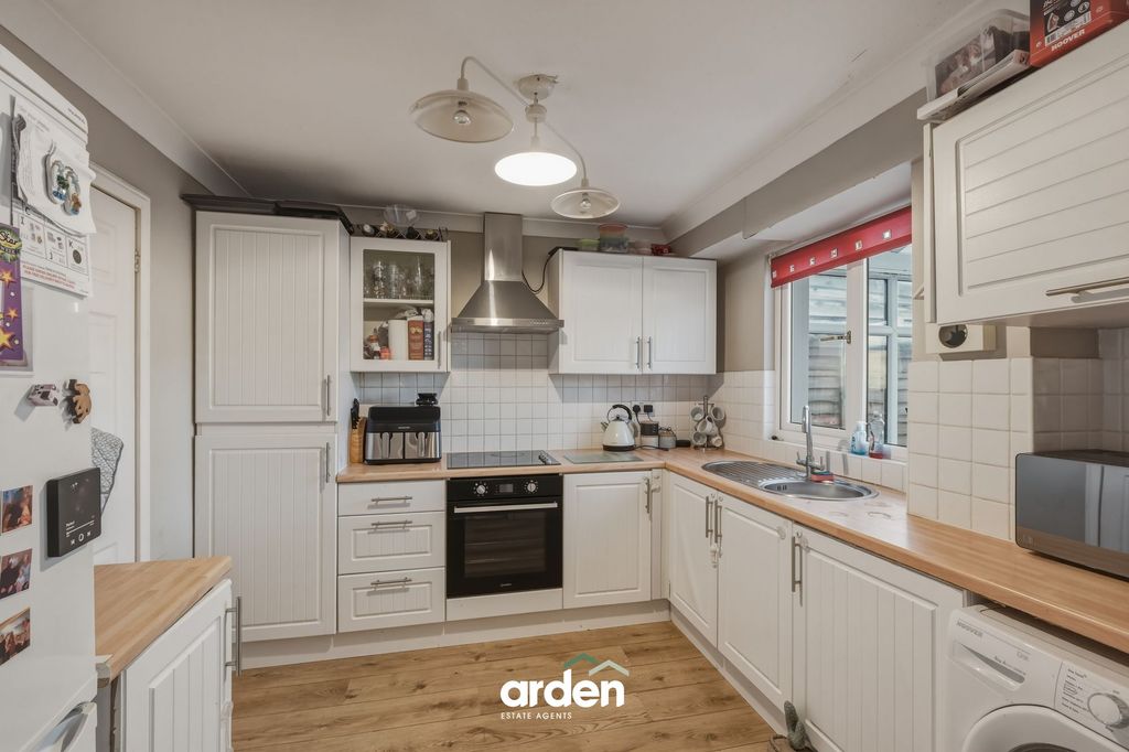 Property photo 2 of 10