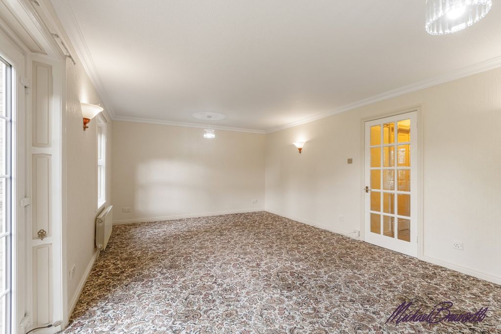 Property photo 3 of 24