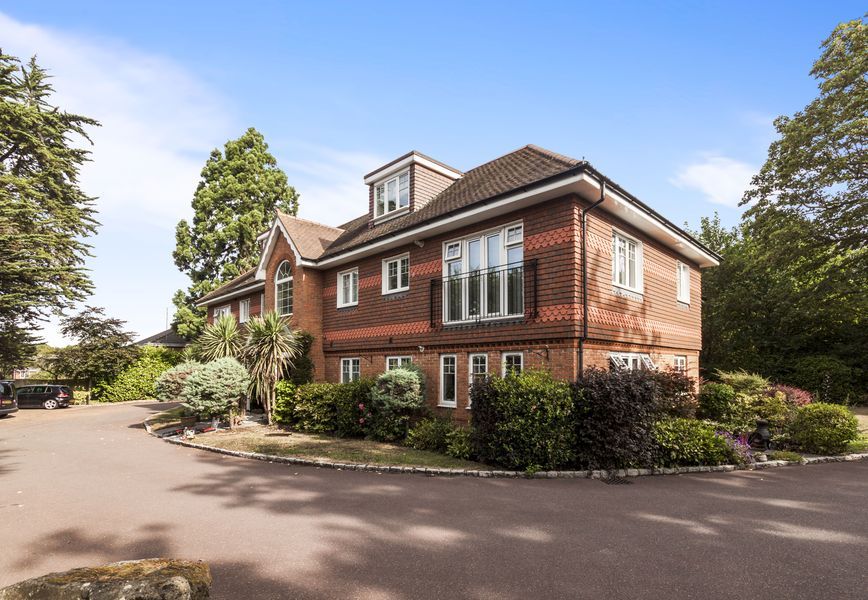 Property photo 1 of 8 B9Ab1220-7Dd8-4Be7-A