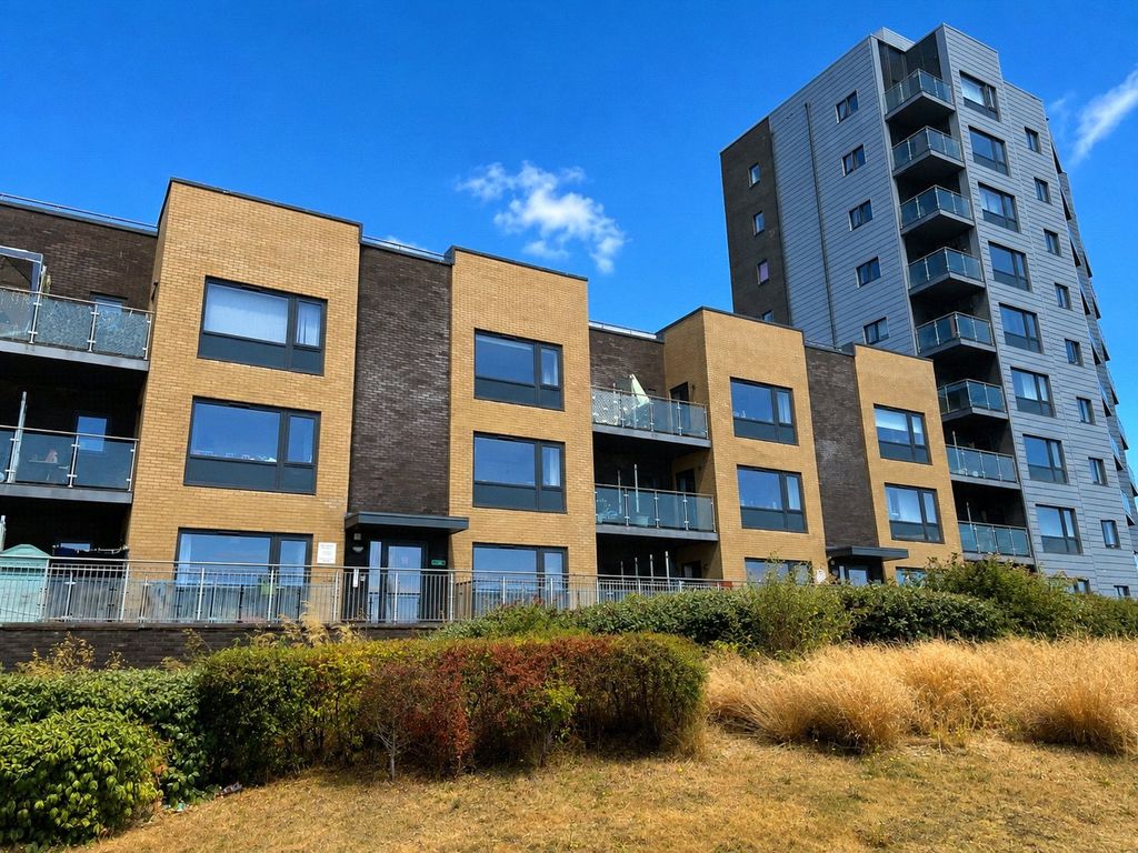 Property photo 1 of 10 Picture No. 02