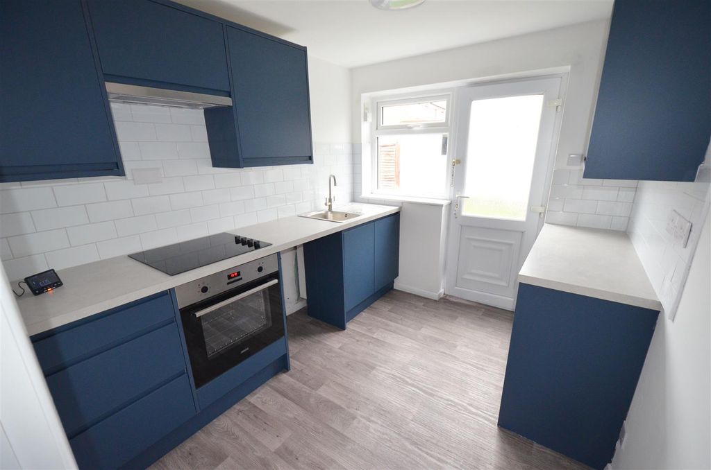 Property photo 2 of 9 Kitchen.Jpg