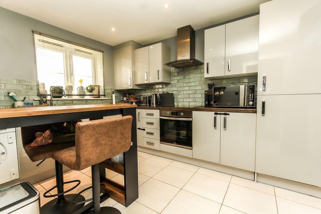 Property photo 2 of 12 Kitchen/Breakfast Room