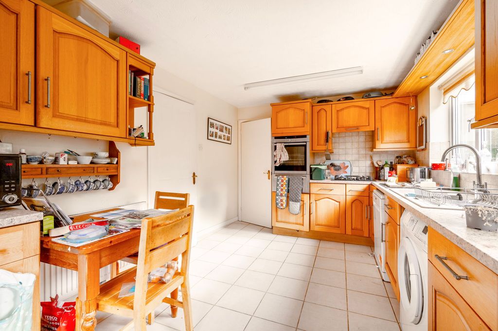 Property photo 3 of 18