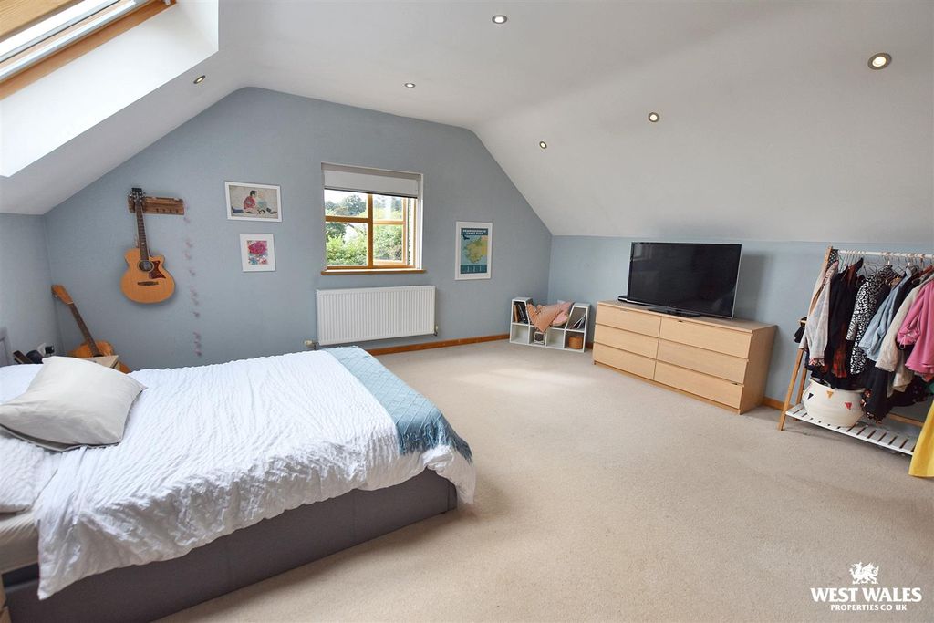 Property photo 3 of 28 2 (20).Jpg