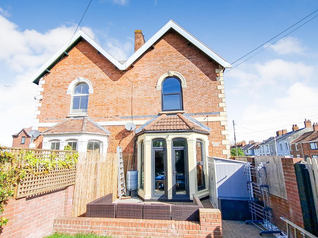 Property photo 1 of 21 Front (Exterior)