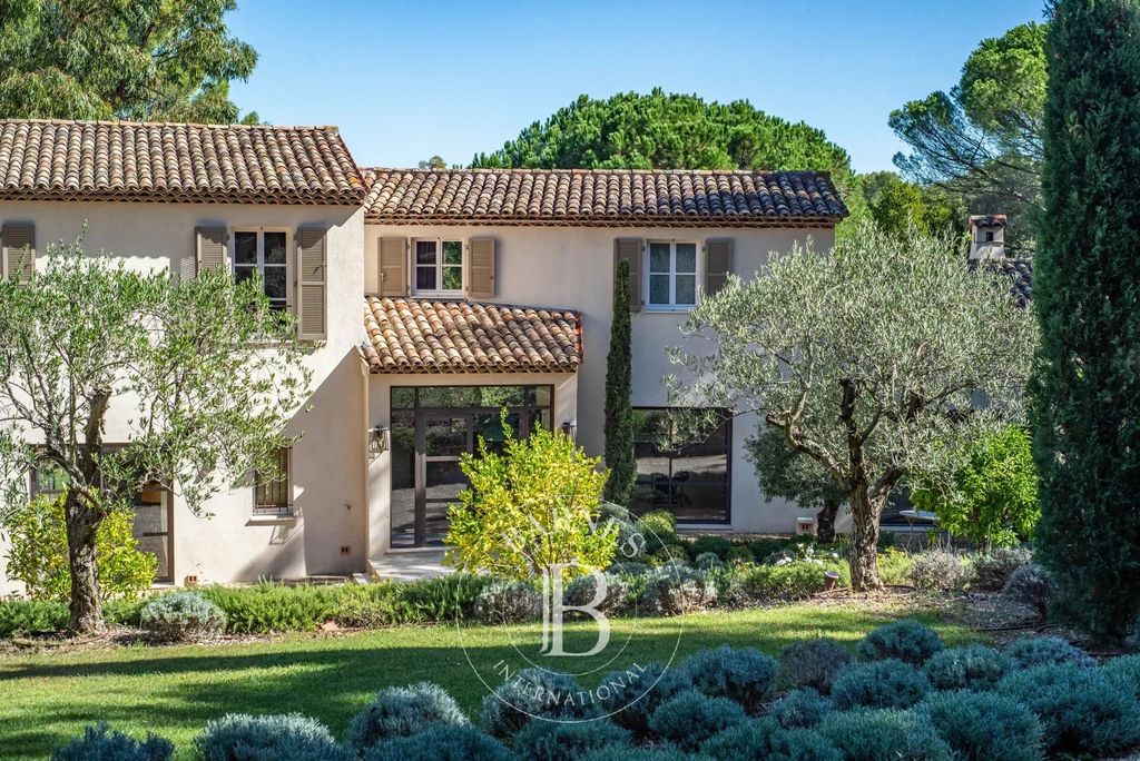 Property photo 2 of 26