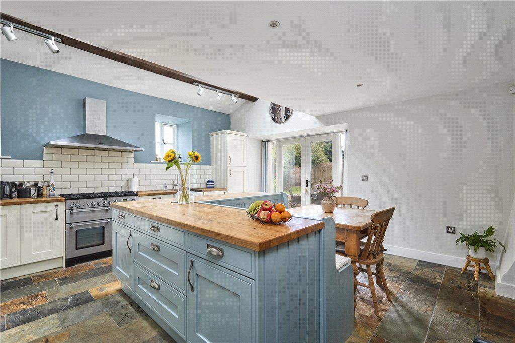 Property photo 3 of 20 Kitchen