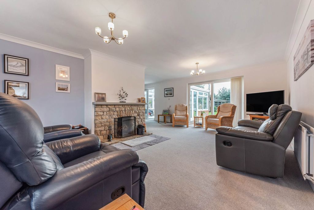 Property photo 2 of 30