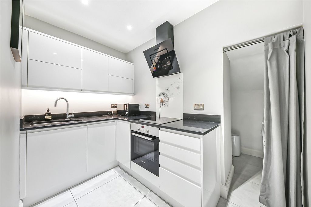 Property photo 3 of 10 Picture No. 02