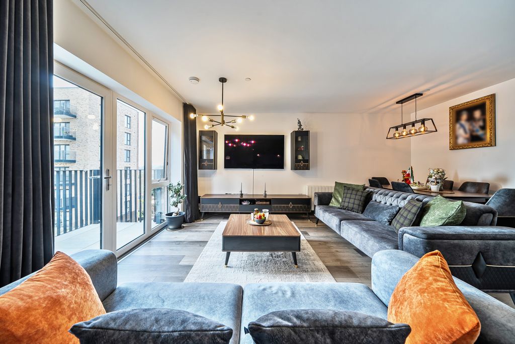 Property photo 2 of 21 1432210-7-69Bd417...