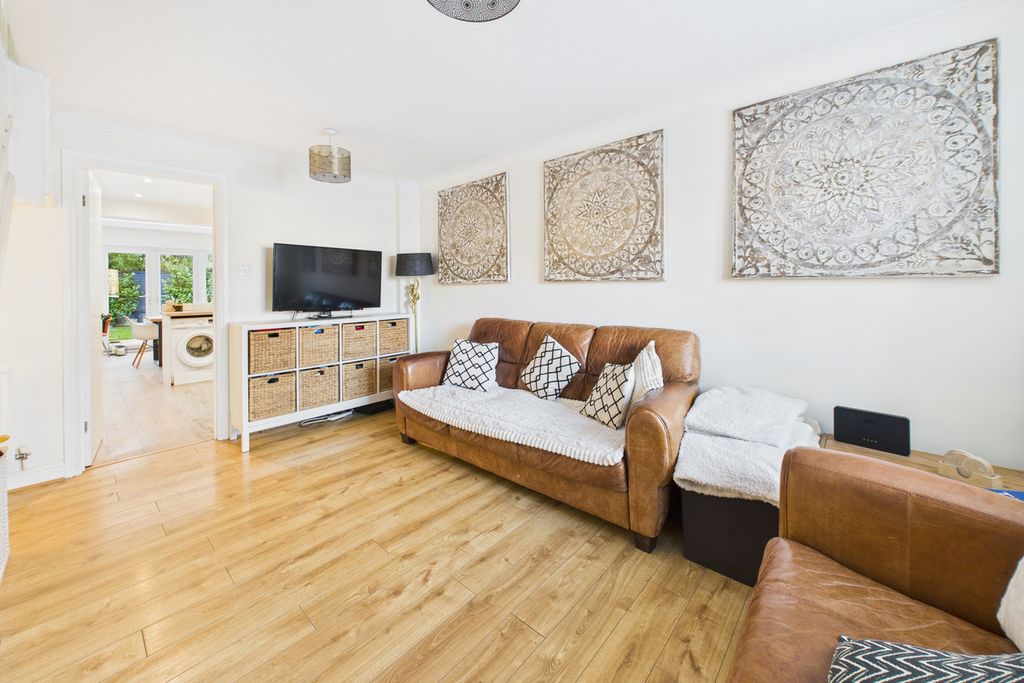 Property photo 2 of 18