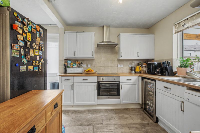 Property photo 2 of 14 Kitchen