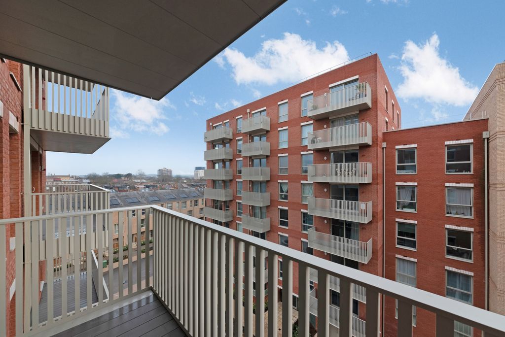 Property photo 2 of 11