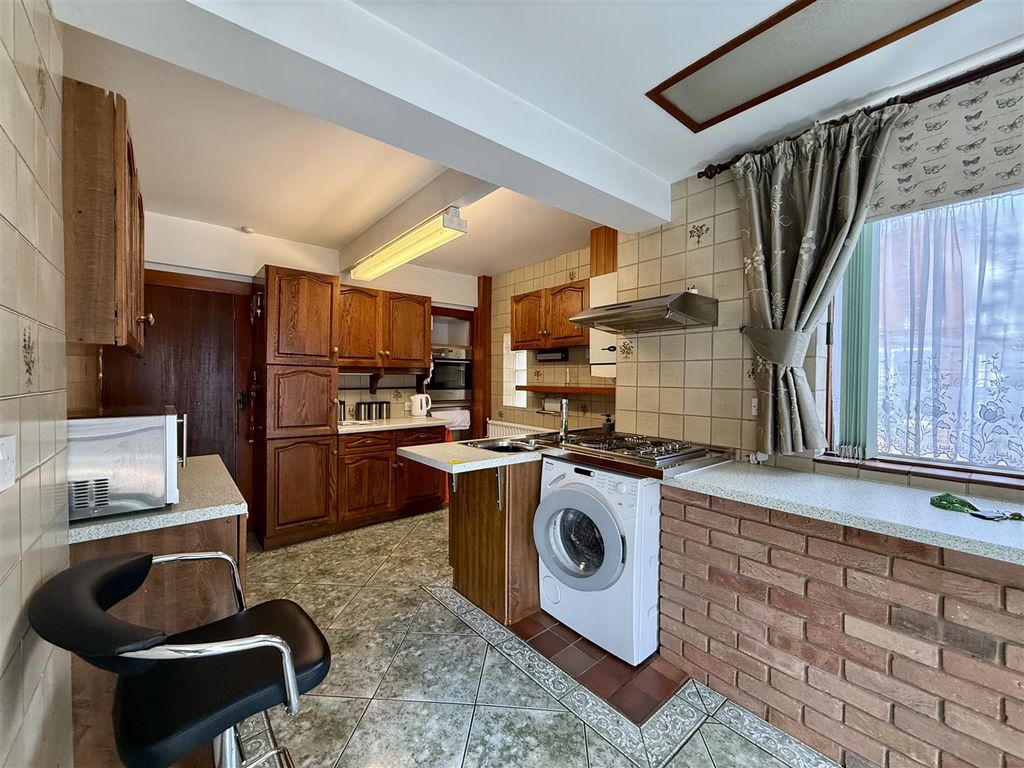Property photo 3 of 34 3