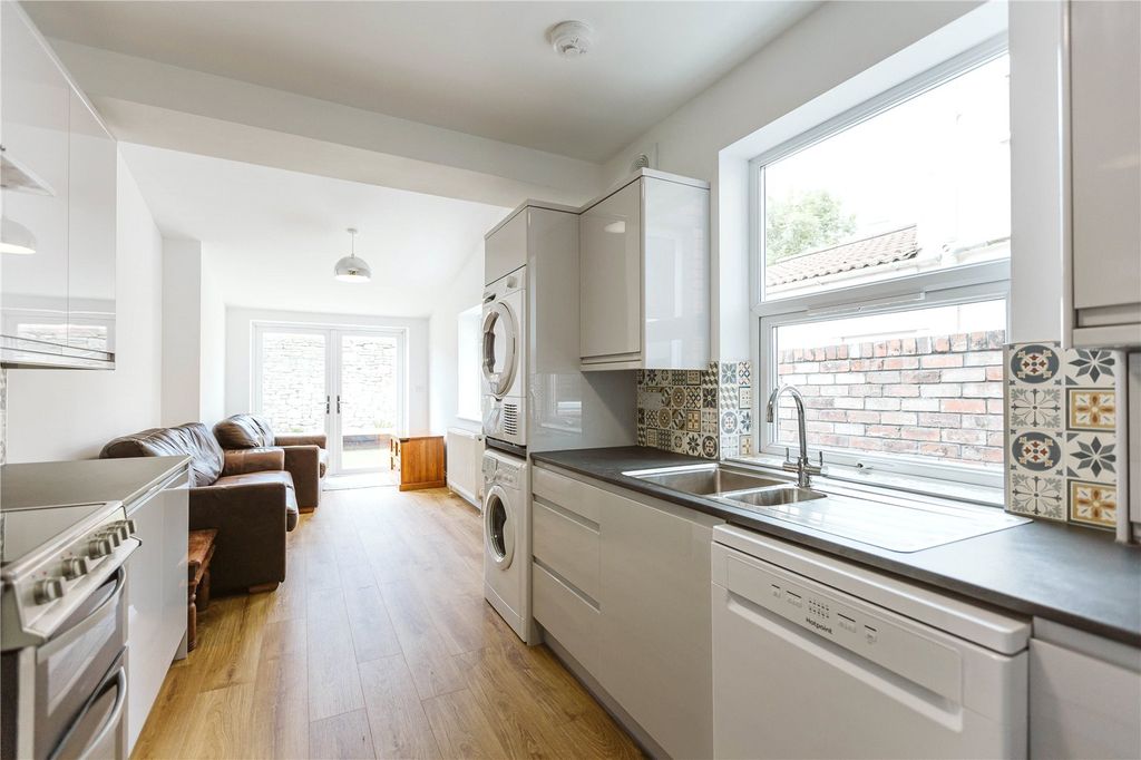 Property photo 3 of 15 Picture No. 14