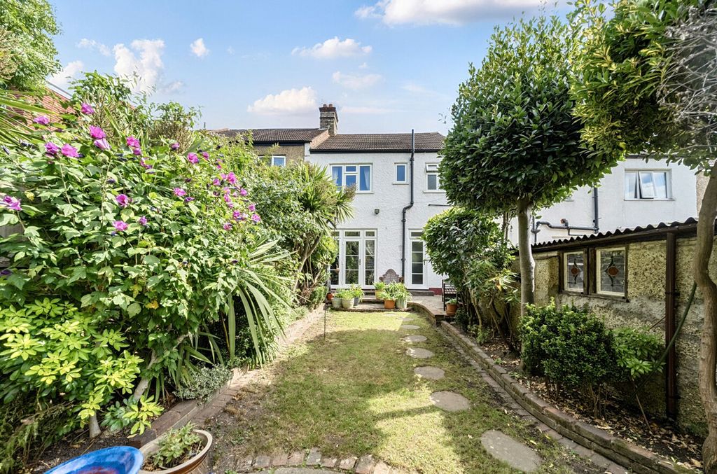 Property photo 3 of 18