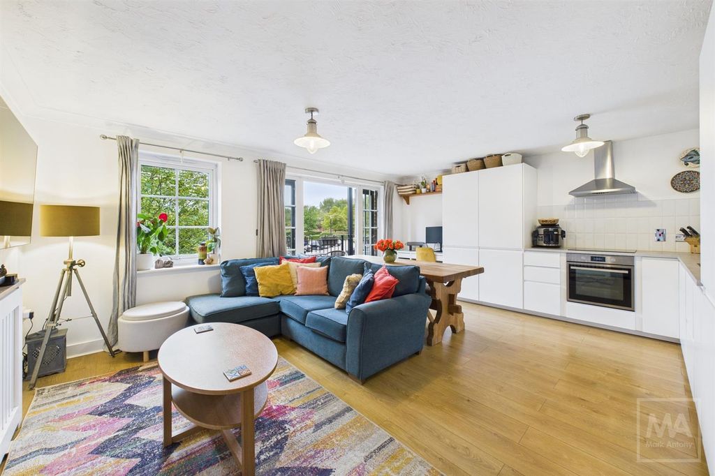 Property photo 2 of 14