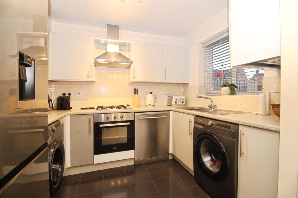 Property photo 3 of 13 Kitchen