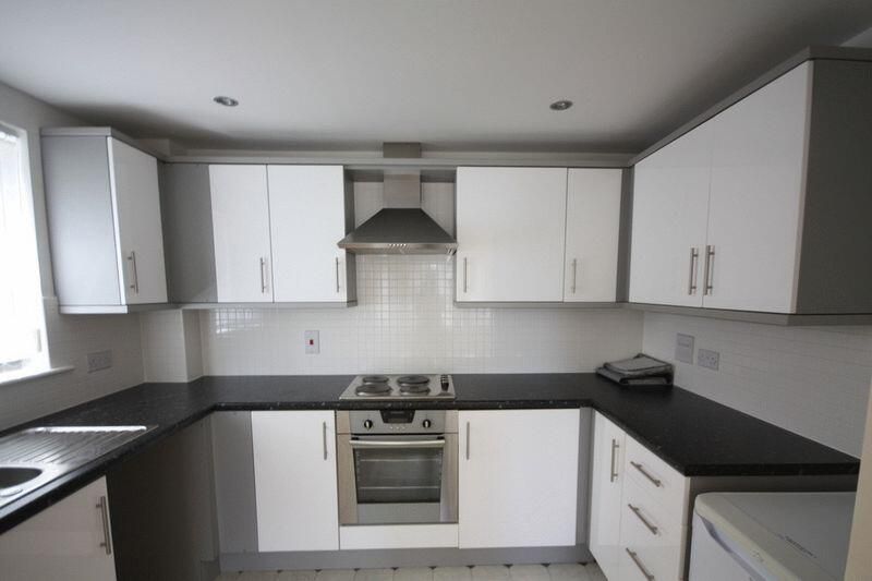 Property photo 2 of 6 Kitchen