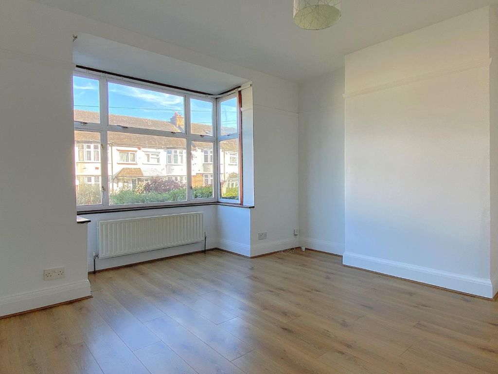 Property photo 2 of 13 Lounge.Jpg