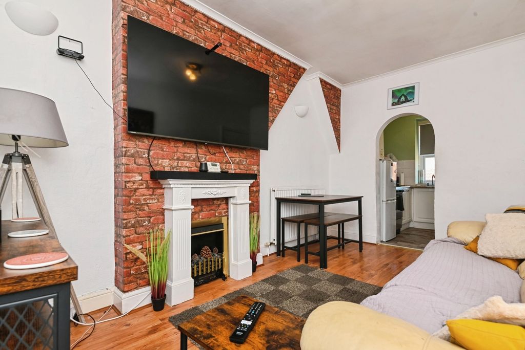 Property photo 3 of 7 Pbox-Img.Jpg