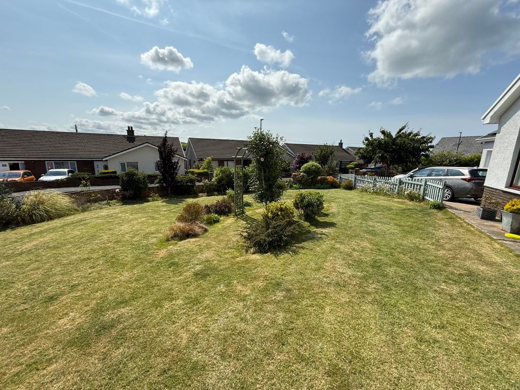 Property photo 3 of 44