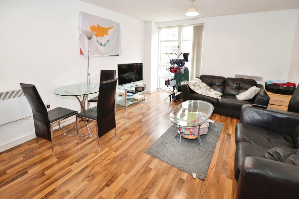 Property photo 2 of 14 Picture No. 21