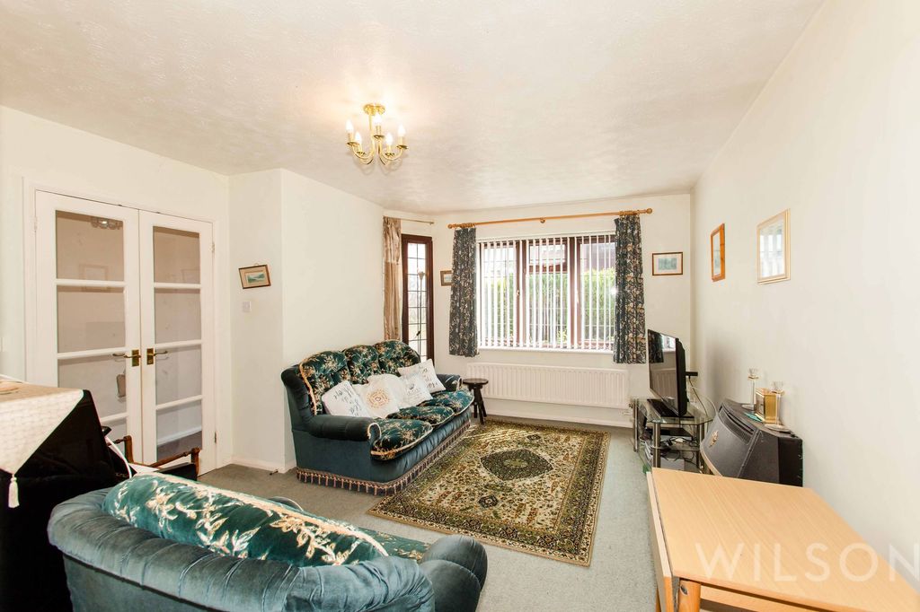 Property photo 2 of 21