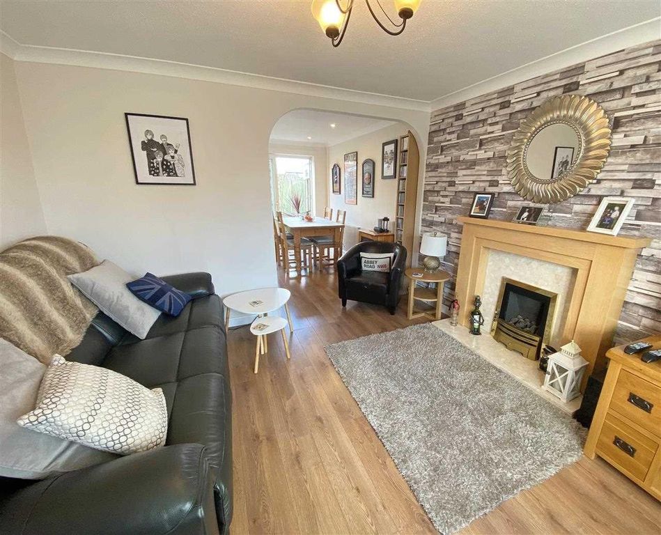 Property photo 2 of 11