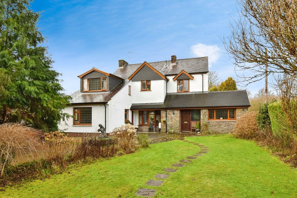 Property photo 1 of 20