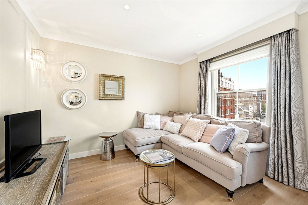 Property photo 3 of 10 Picture No. 12