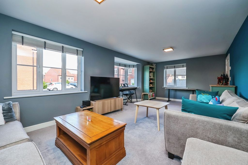 Property photo 3 of 23 Pbox-Img.Jpg