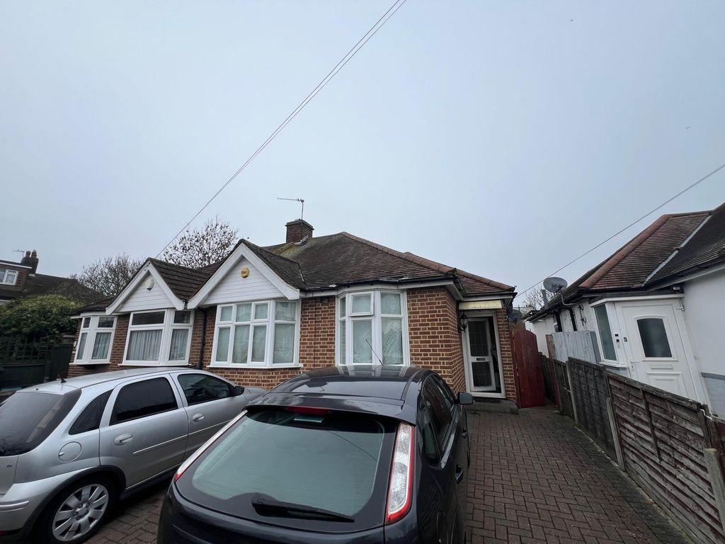 Property photo 1 of 1 Well-Located Bungalow With Private Garden