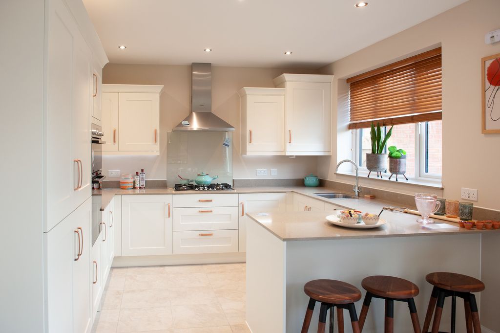 Property photo 1 of 7 Vistry_Wanborough-121