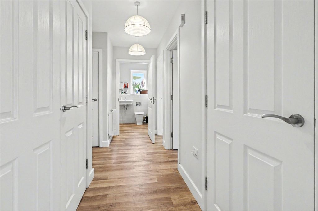 Property photo 2 of 9 Hallway