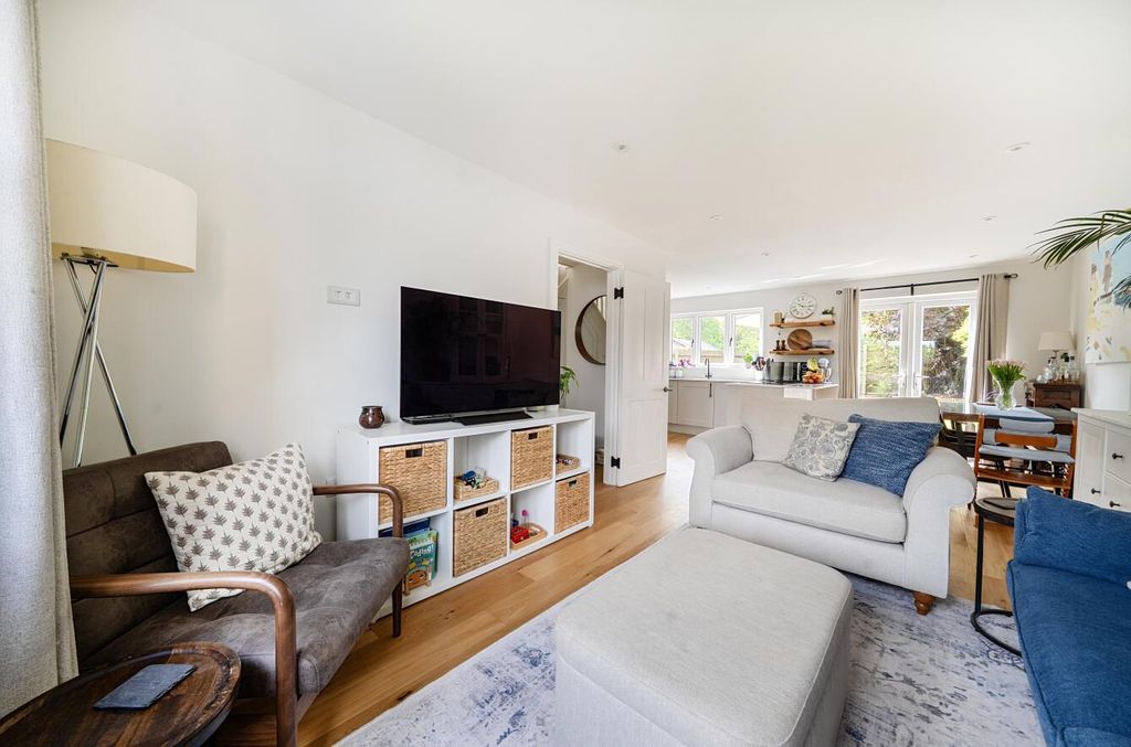Property photo 3 of 18 13 Conway Close (10).Jpg