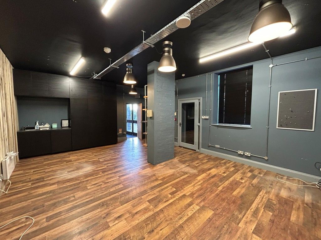 Property photo 3 of 7 Photo 5